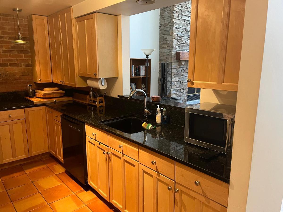 Full Loft-Style Apartment Near Omni Нью-Гейвен Екстер'єр фото