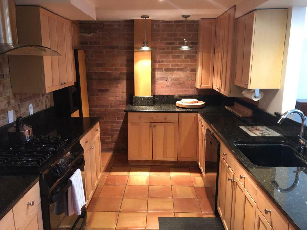 Full Loft-Style Apartment Near Omni Нью-Гейвен Екстер'єр фото